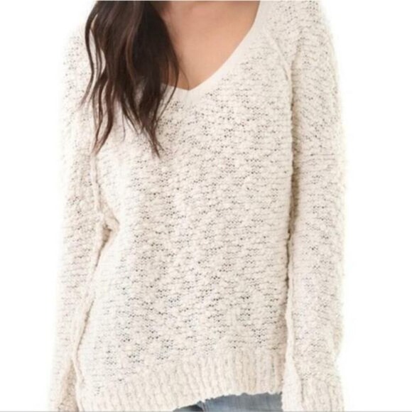 Lane Bryant Sweaters - Lane Bryant Cream Gold Metallic Eyelash Knit V-Neck Sweater Womens 14/16